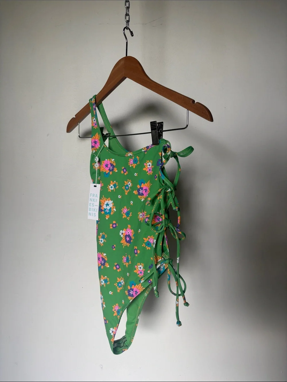 Frankies Bikinis “description our